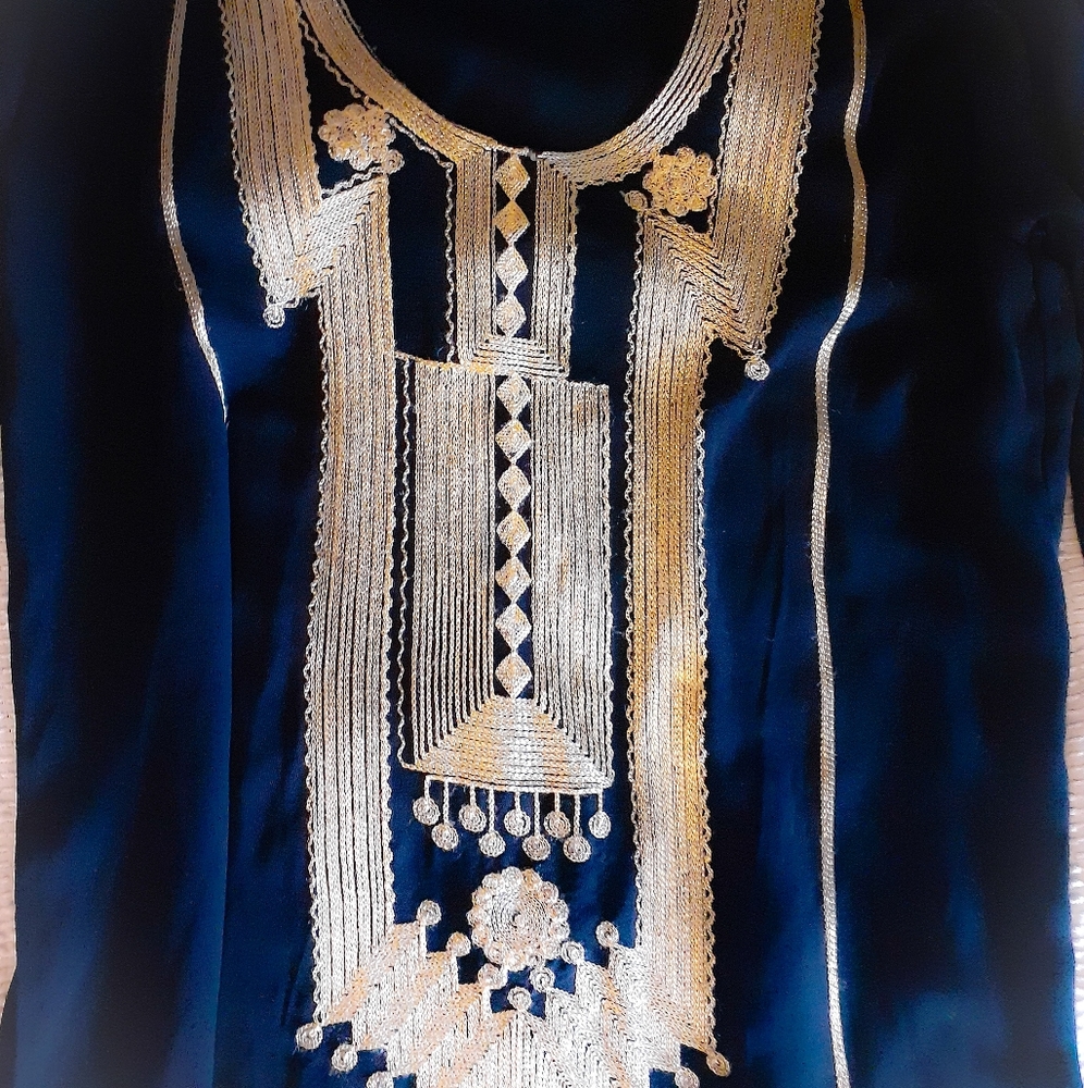 Dress - Picture 2 of 4